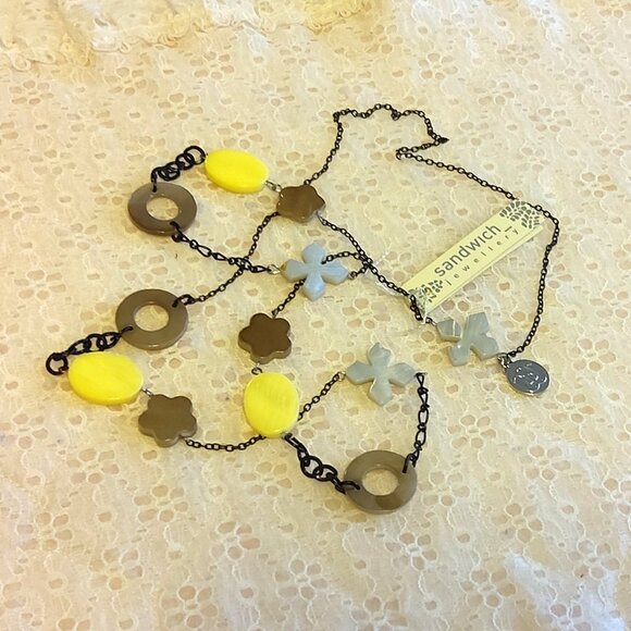 Vintage NEW sandwich jewellery Yellow Brown Beads Pendant VTG Art Deco Necklace - Picture 2 of 7